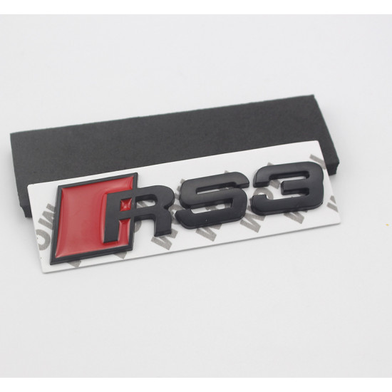 Автологотип шильдик емблема напис Audi RS3 red black на кришку багажника матова