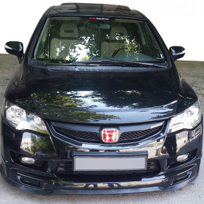Накладка на передний бампер ЛИП (черная) Honda Civic Sedan VIII 2006-2011 гг.