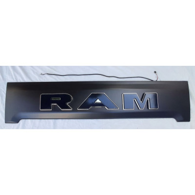 Dodge Ram 1500 Classic 2009+ накладка на задний борт KRN LED