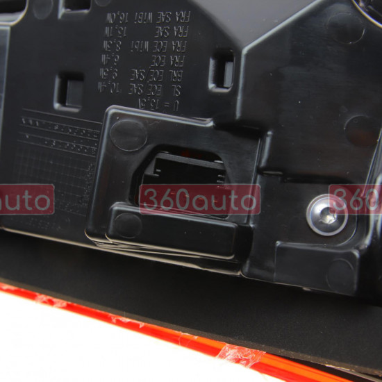 Задний фонарь для Audi Q3 2014-2018 правый OEM 8U0945094N