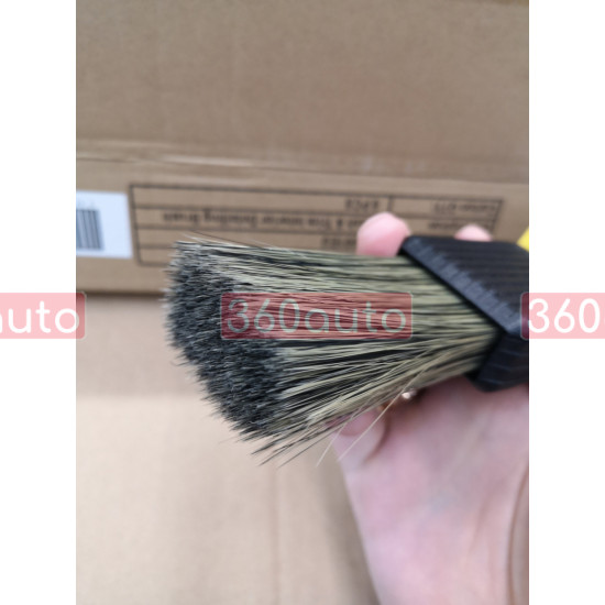 Щетка для ухода в салоне Meguiars Dash Trim Brush X2001EU