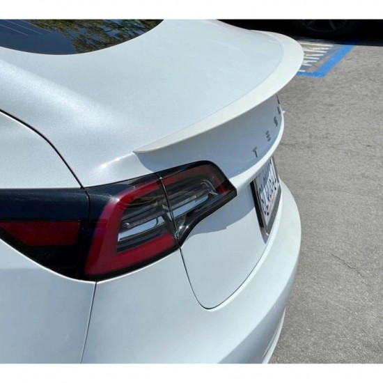 Спойлер на Tesla Model 3 2017- Perfomance белый перламутр