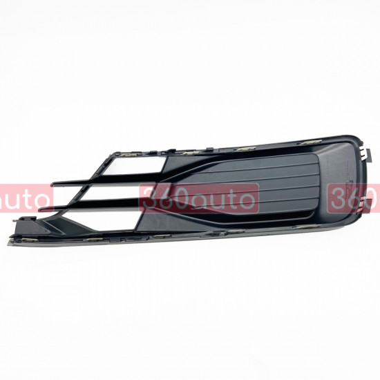 Решетка переднего бампера на Audi A6 C7 2014-2018 правая 4g0807648 черный глянец
