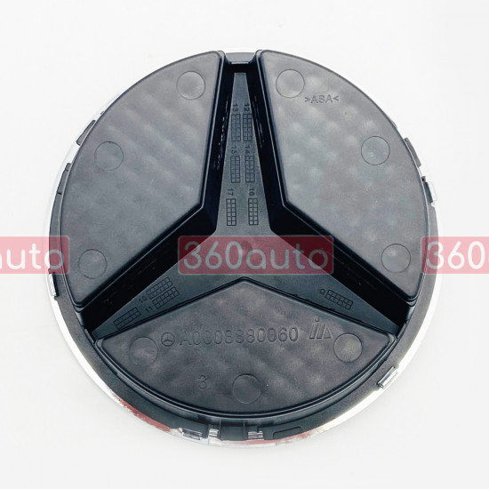 Емблема в решітку радіатора Mercedes C-Class W205 2014-2018 A0008880060 чорна