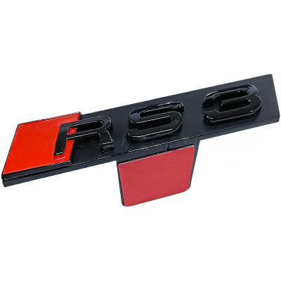 Автологотип шильдик емблема напис Audi RS3 в решітку радіатора чорна на платформі