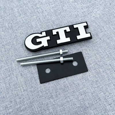 Автологотип шильдик емблема напис Volkswagen GTI в решітку радіатора хром