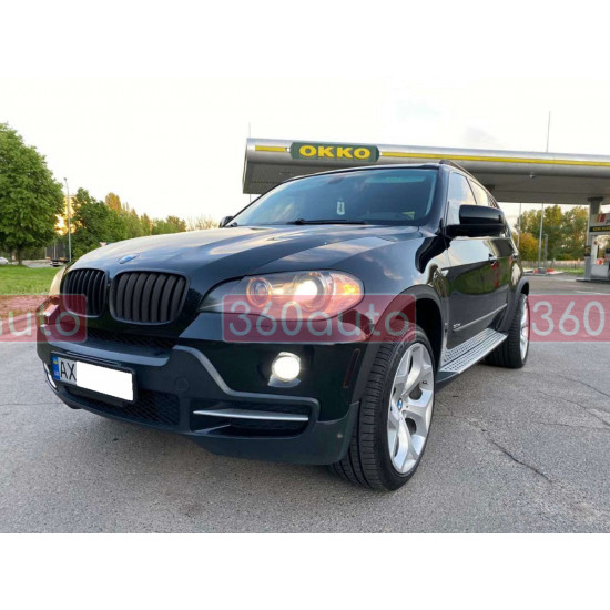 Расширители арок расширены на BMW X5 E70 2010-2013