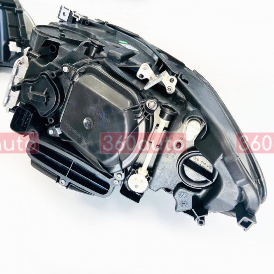 Передні фари на BMW 5 F10, F11 2010-2017 Xenon Adaptive комплектні з блоками