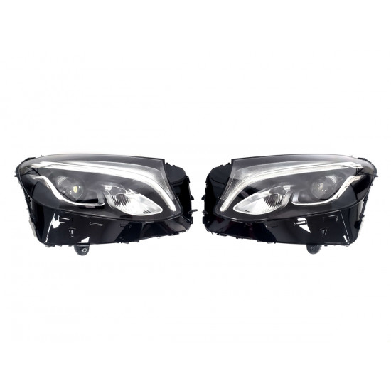 Передние фары (LED) комплектные на Mercedes-Benz GLC-Class X253 2015-2019 года.