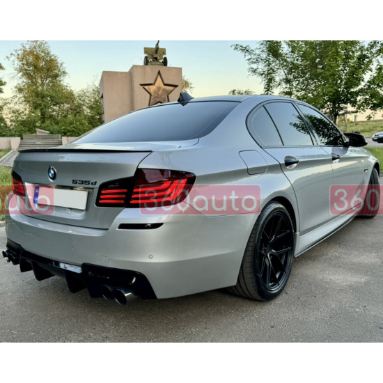 Лезвия на пороги Черный глянец (M-Performance) на BMW 5 Series F10/F11 2010-2017 года