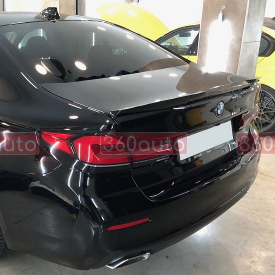 Спойлер на BMW 5 G30 2017-2022 стиль М4 чорний глянець