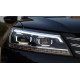 Передние фары на Volkswagen Passat B7 USA 2011-2015 Xenon стиль B8 вместо штатных галогеновых фар