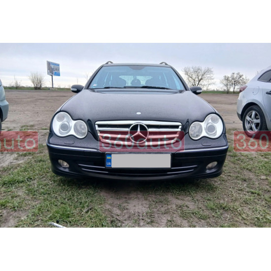 Решетка радиатора CL Chrome на Mercedes-Benz C-Class W203 2000-2007 года