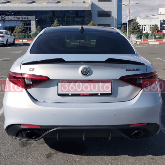 Спойлер на Alfa Romeo Giulia 2016-2022 черный глянец