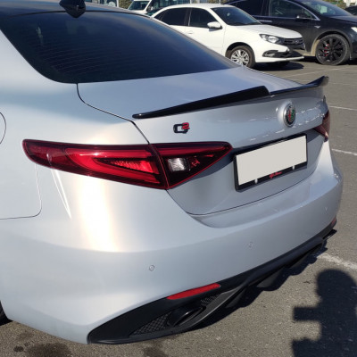 Спойлер на Alfa Romeo Giulia 2016-2022 черный глянец